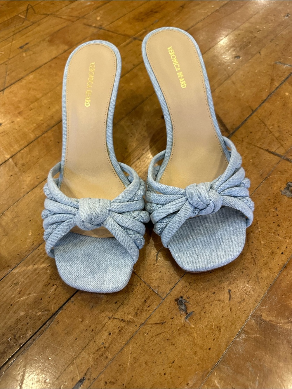 Veronica Beard Pale Blue heel